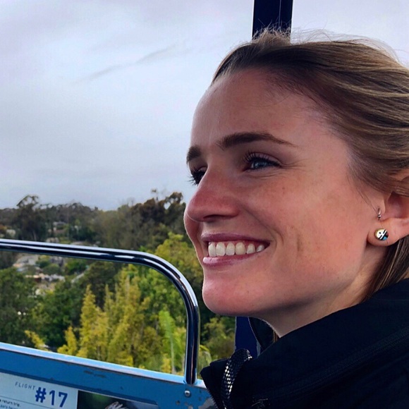 Meet your Posher, Jillian - Picture 1 of 1